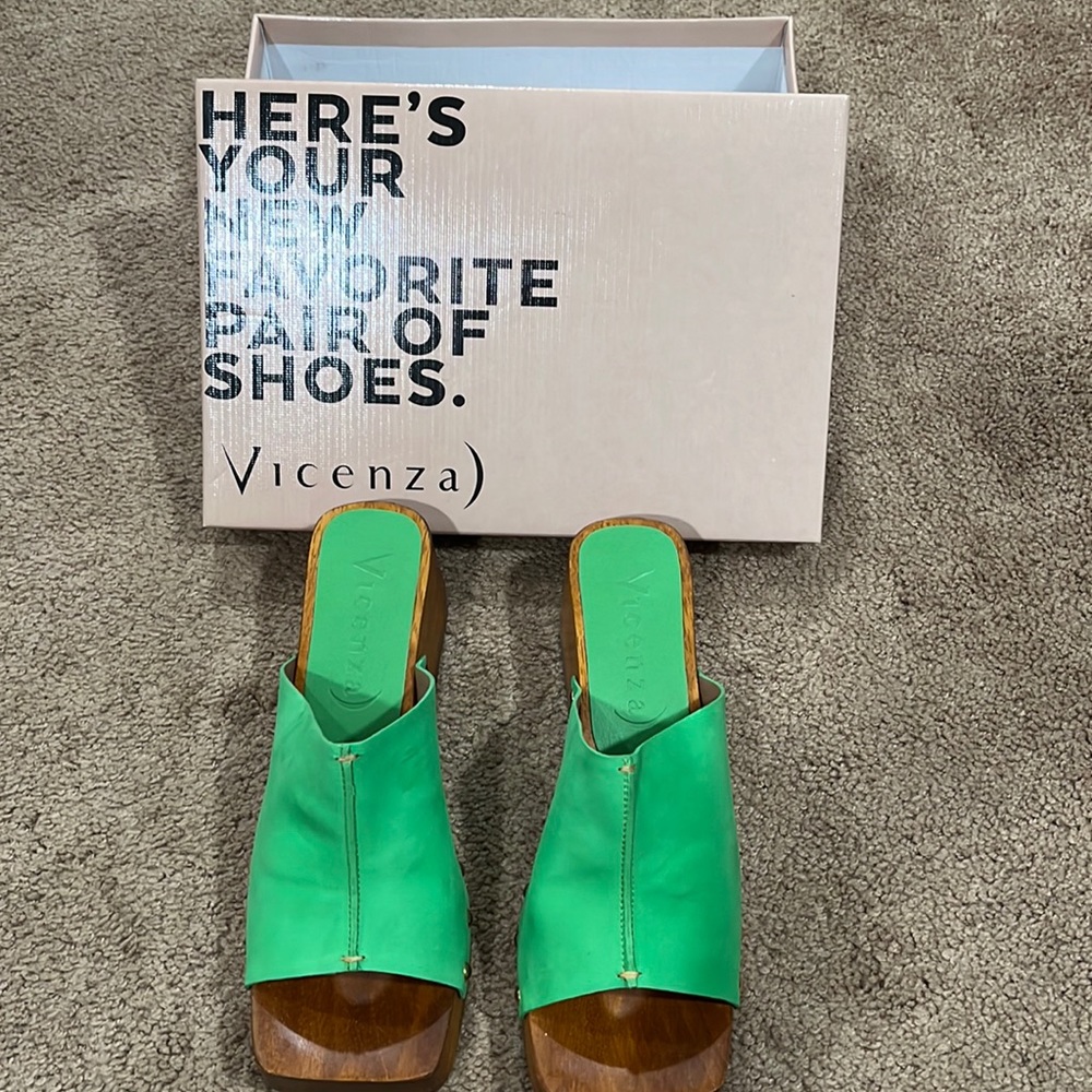 Free People - Vicenza  sandals, Green and Sand size 9 Like New...no Box